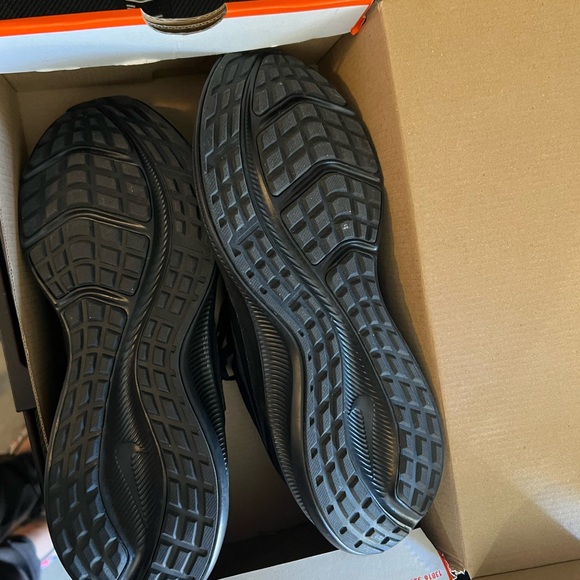 Shoes - Picture 2 of 5